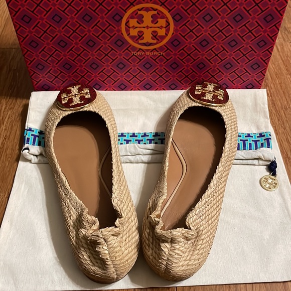 TORY BURCH Reva beige snake texture leather gold logo ballet flats - Picture 4 of 7